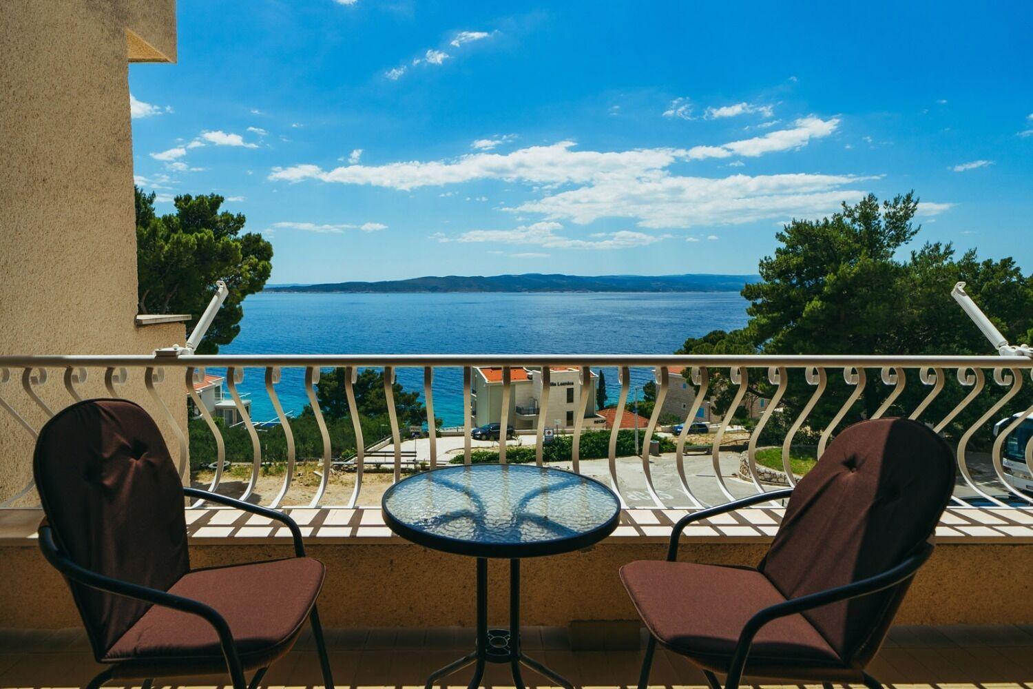 Apartments Lovre - Close To The Sea Brela Kültér fotó