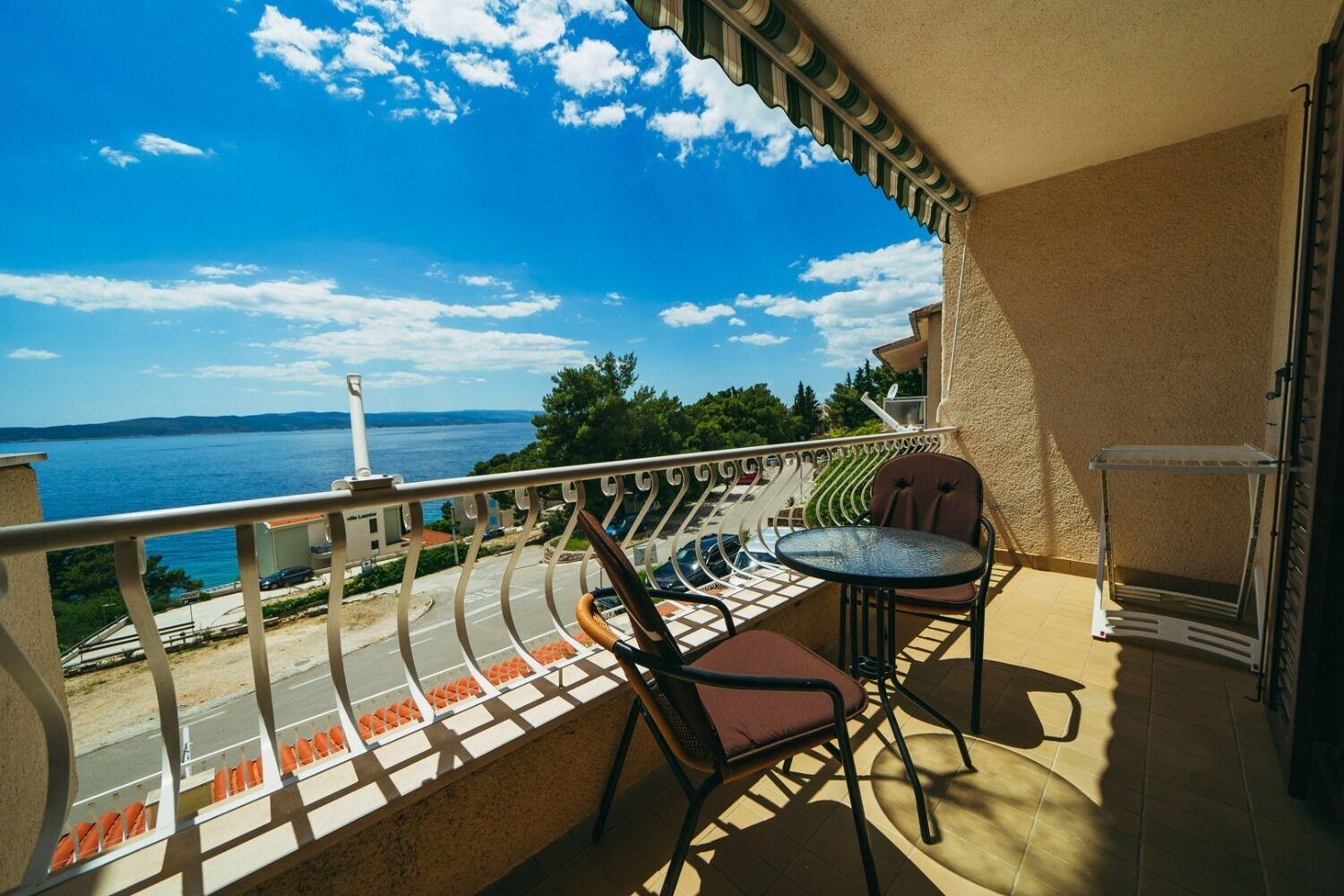 Apartments Lovre - Close To The Sea Brela Kültér fotó